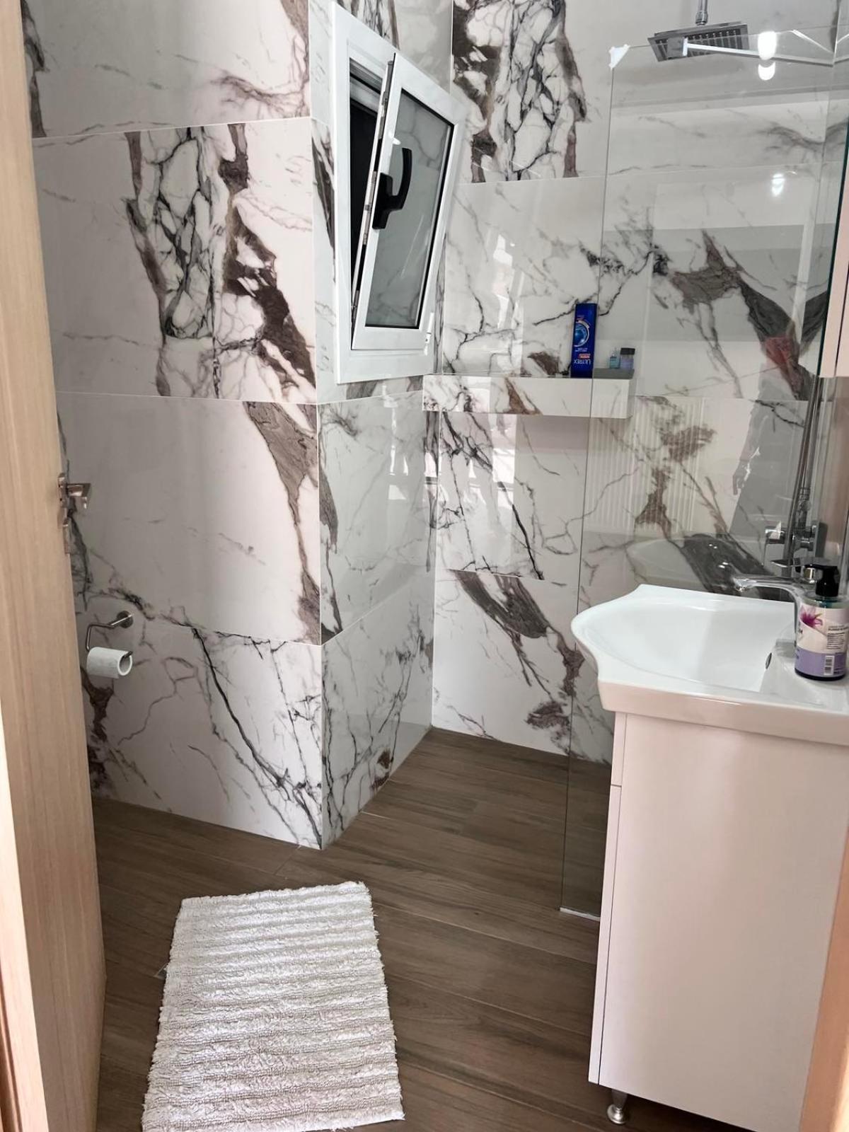 Kontis' Deluxe Furnished Apartment Loutraki  Luaran gambar