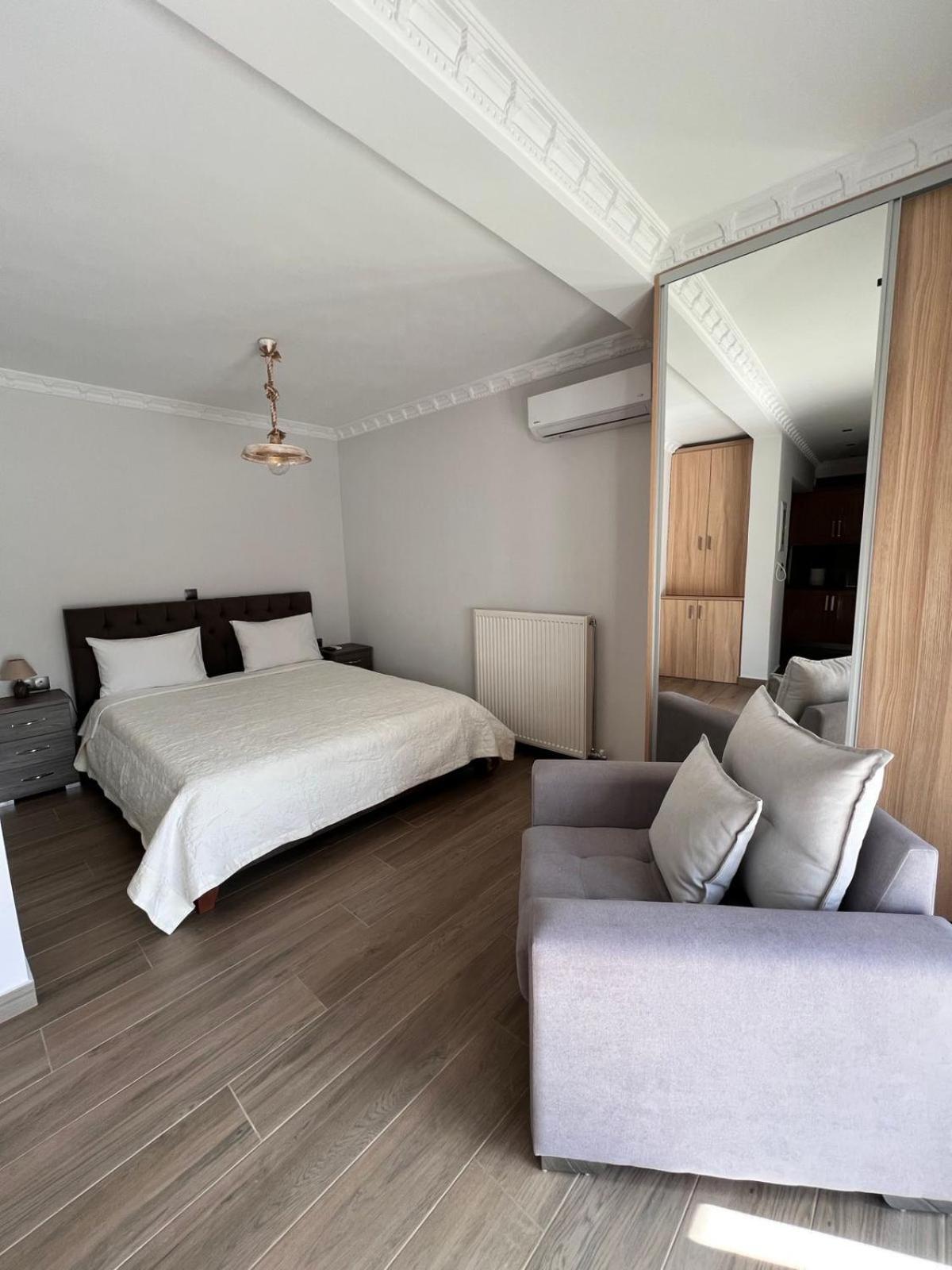Kontis' Deluxe Furnished Apartment Loutraki  Luaran gambar