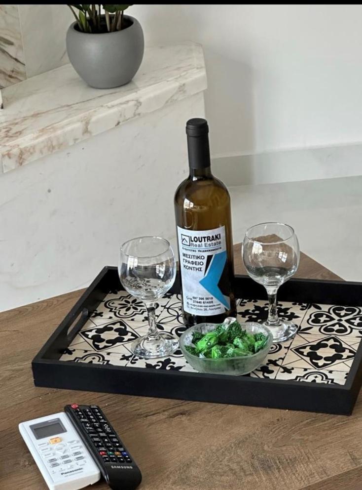 Kontis' Deluxe Furnished Apartment Loutraki  Luaran gambar